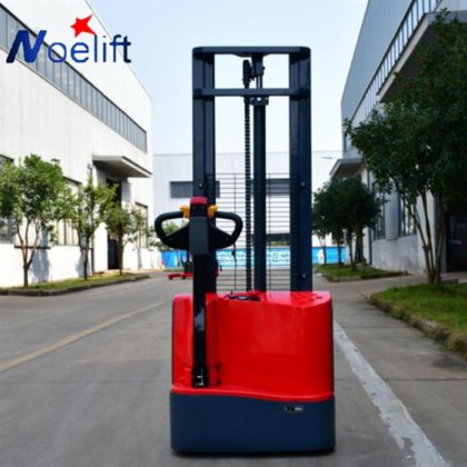 マテリアル ハンドラー セルフ ローディング スタッカー