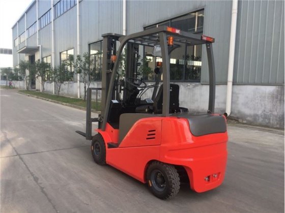 カウンターバランス電動フォークリフト