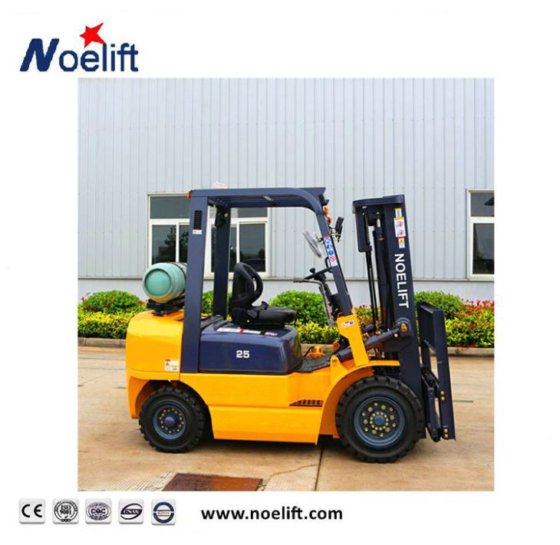 2tガソリンLPG四輪フォークリフト