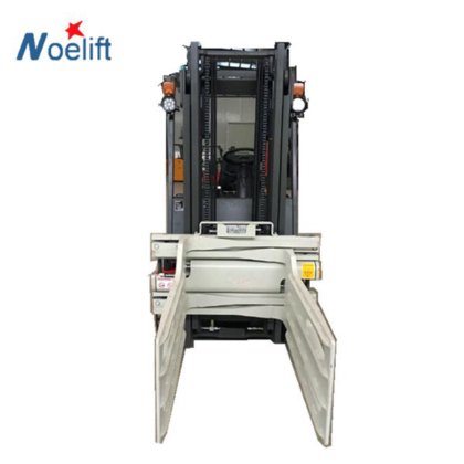 ベールクランプ付き電動フォークリフト