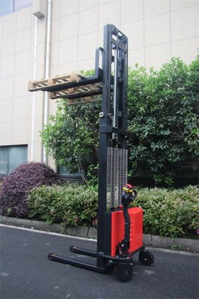経済的な電動スタッカー 1.0 トン 1.5 トン