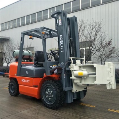 ペーパーロールクランプ付きLPGフォークリフト