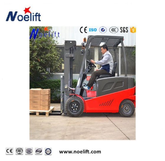 2トン4輪電動フォークリフト