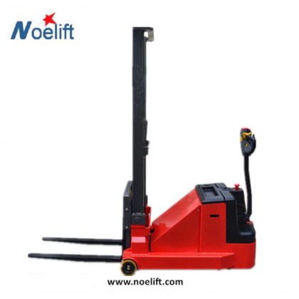 脚なしのカウンターバランス電動リーチトラック