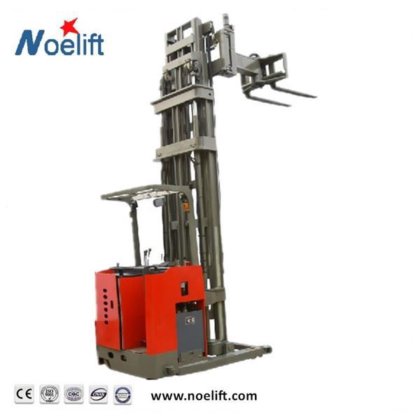 非常に狭い通路のフォークリフト