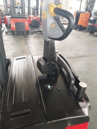 1.5トン電動パレットスタッカー