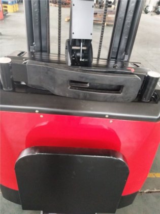 1.5トン電動パレットスタッカー