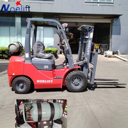 ロール紙フォークリフト