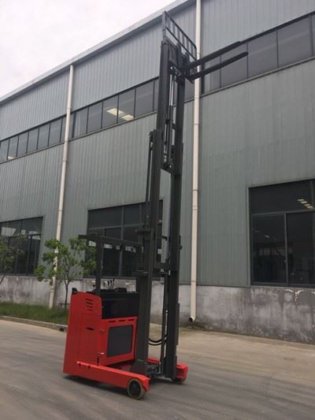 1.5トン電動リーチトラック TF1550