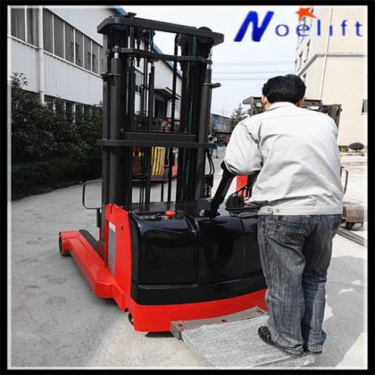 カーチスコントローラー付き2T電動リーチトラック