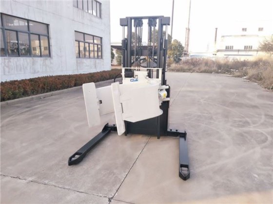 クラフト紙用ペーパーロール電動スタッカー