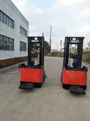 フォークリフトスタッカーの倉庫TB20電動パレットスタッカーTranspaleta