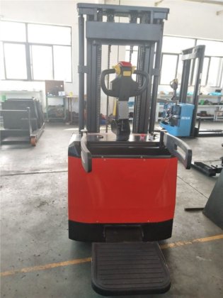 スピードキャパシティハイパレットスタッカー