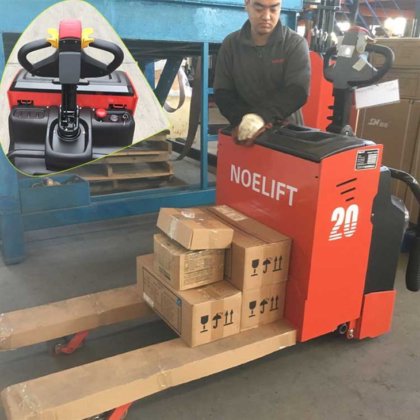 バッテリー駆動の2トンパレットトラック