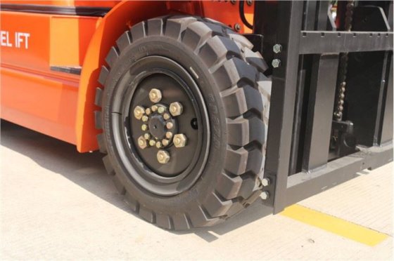 3000KG 定格容量カウンターバランス ディーゼル フォークリフト トラック