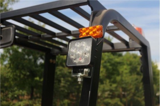 3000KG 定格容量カウンターバランス ディーゼル フォークリフト トラック