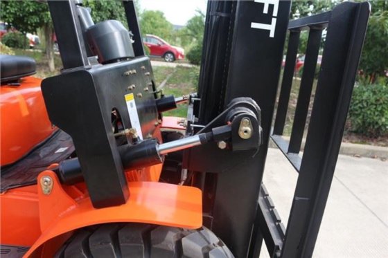 3000KG 定格容量カウンターバランス ディーゼル フォークリフト トラック