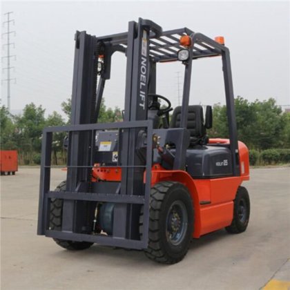 2.5t サイドシフト付ディーゼルフォークリフト