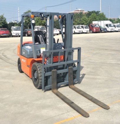 Carrello elevatore diesel 2T