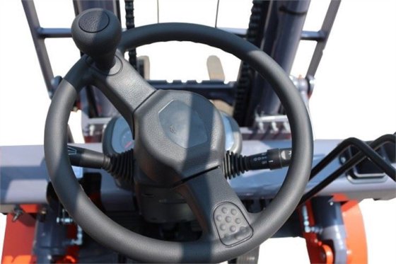 最大2.5トンのガソリン&LPGフォークリフト。 6000 mm リフティングマスト