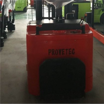 小型電動リーチトラック