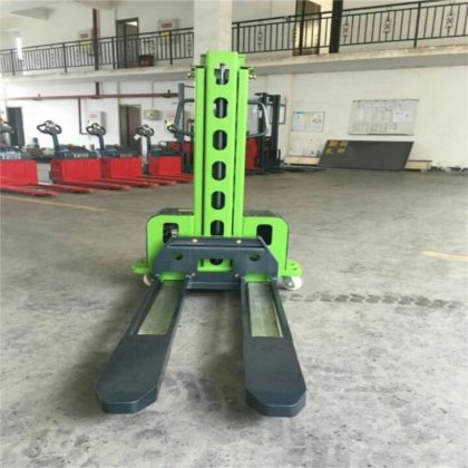carrello elevatore semi elettrico
