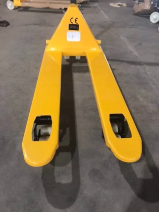 経済的で高いコストパフォーマンスが魅力のハンドパレットトラック