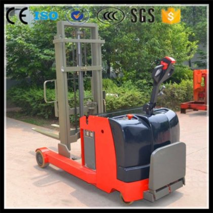 2トンリーチトラック運転手