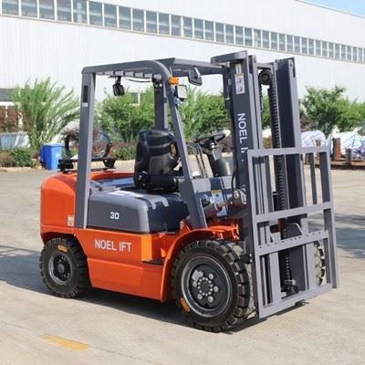 販売のための日産エンジンを搭載した 3 トン プロパン ガス駆動フォークリフト