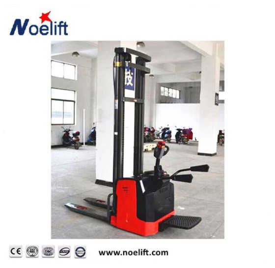 スタンドオン式電動パレットスタッカー