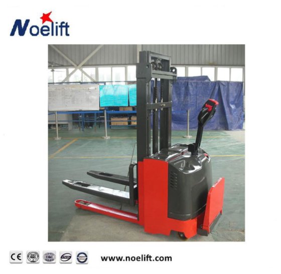 スタンドオン式電動パレットスタッカー