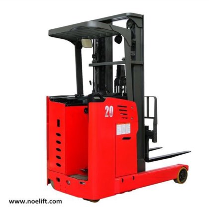 電動リーチフォークリフト