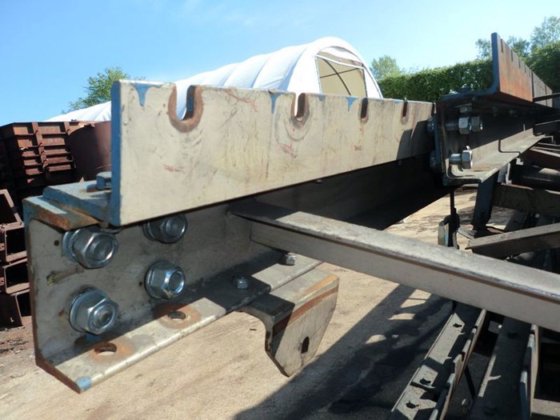 陡坡输送机 30 000 毫米，有效宽度 1150