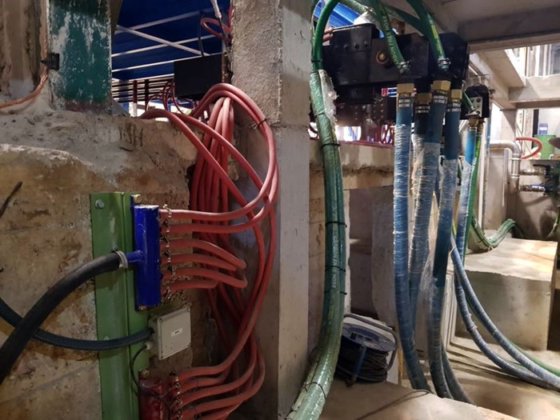 誘導炉 INDUCTOTHERM 3+5t; 2250kW