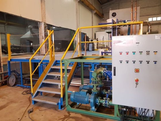 誘導炉 INDUCTOTHERM 3+5t; 2250kW