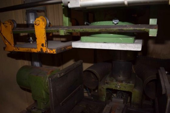 2011 コアシューター RÖPER H2,5 キャビン付き