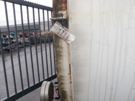 砂仓，± 65 立方米，符合 ± 90