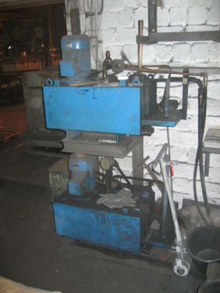 勇克感应炉，500 千克，1000 赫兹