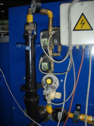 2000 固定式保温熔化炉，气体，用于 150 公斤铝，METAFOUR