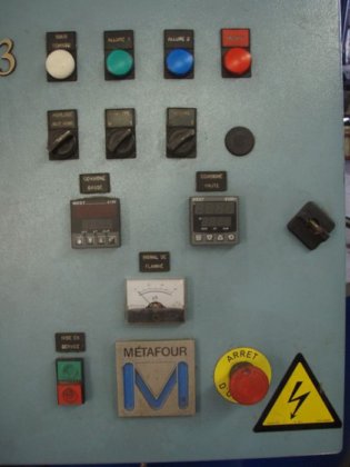 2000 固定式保温熔化炉，气体，用于 150 公斤铝，METAFOUR