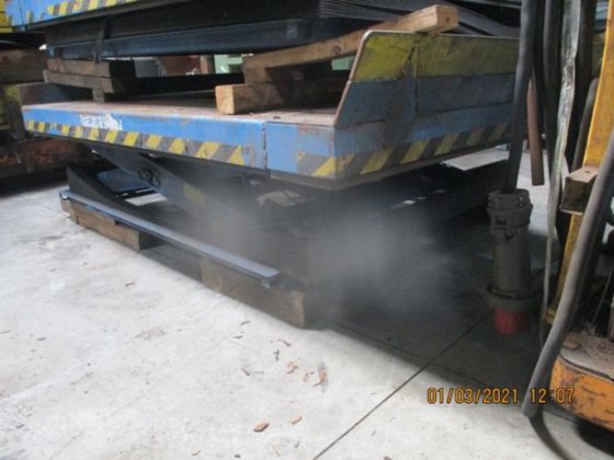 液压升降台 2060×1600mm 2t