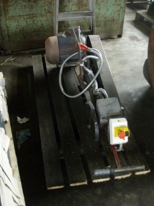 摆式切割机，带机柜，直径 300 毫米