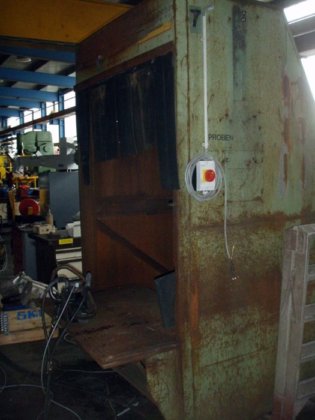 摆式切割机，带机柜，直径 300 毫米