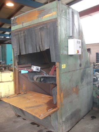 ペンデュラムカッター、キャビネット付き、Ø 300mm