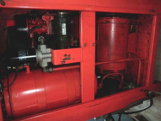 1994 スクリューコンプレッサー、22 kW、BAUER