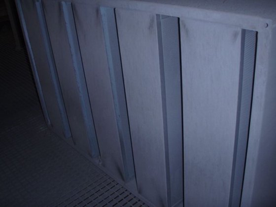 ハンガー型ショットブラストプラント SISSON-LEHMANN、タービン4基 18,5 kW