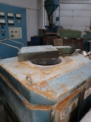 1981 用于 200 公斤铜合金的熔化和保温炉，KOPO，固定式（静态）