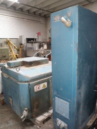 1981 用于 200 公斤铜合金的熔化和保温炉，KOPO，固定式（静态）