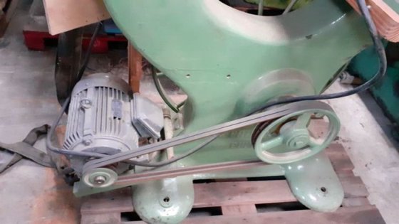 立式木材切割带锯