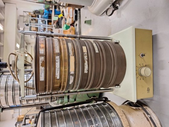 ラボ用振動スクリーン MLW